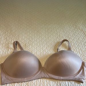 Victoria’s Secret BBV Wireless Bra 40DD